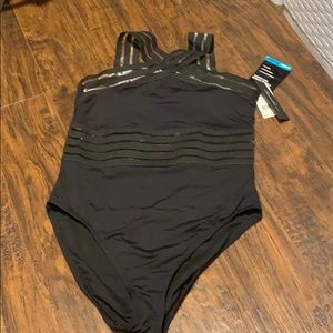 Kenneth Cole Swimsuit Tummy Control, Medium
